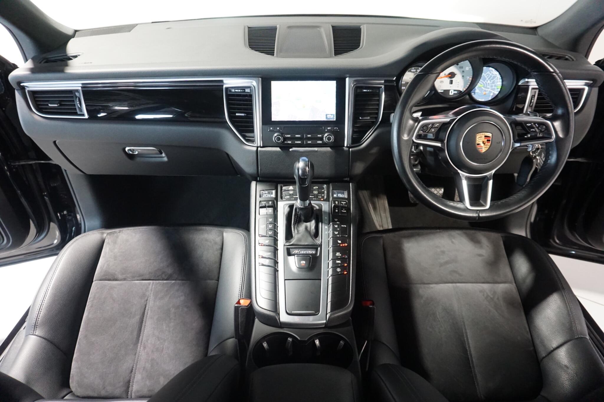 Porsche Macan 2.0T SUV 5dr Petrol PDK 4WD Euro 6 (s/s) (252 ps)